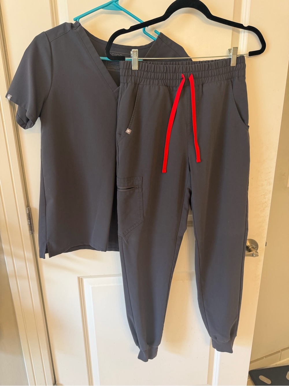 Women’s Gray Figs Scrub Set